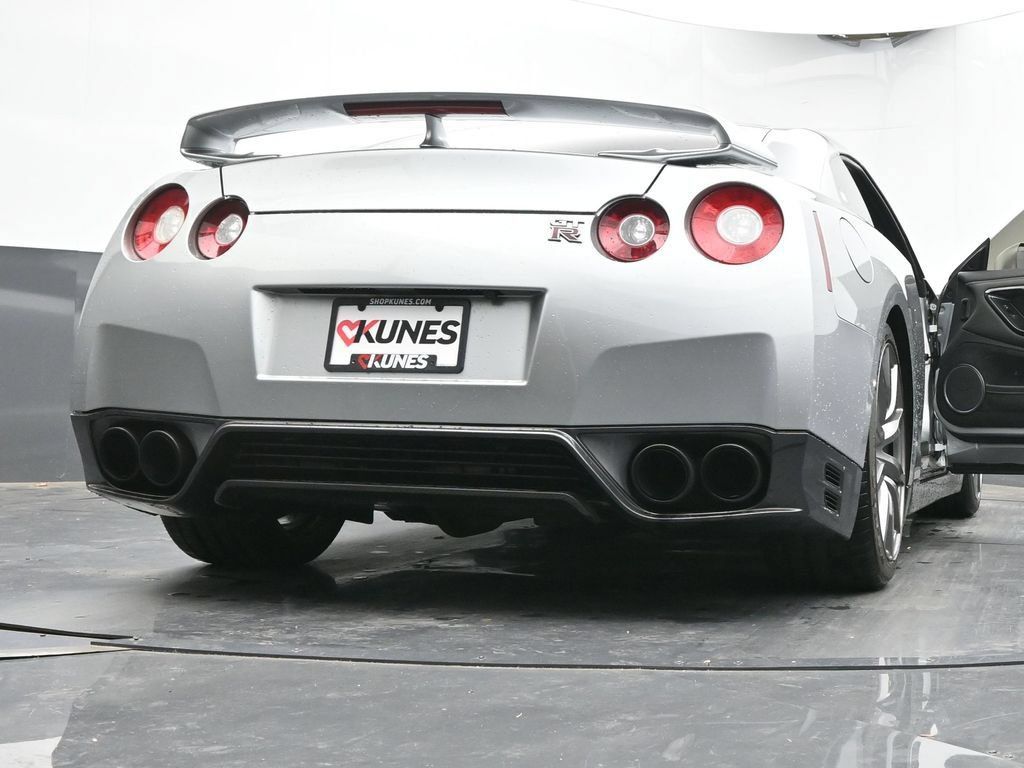 Used 2012 Nissan GT-R Premium AWD/4WD image 73