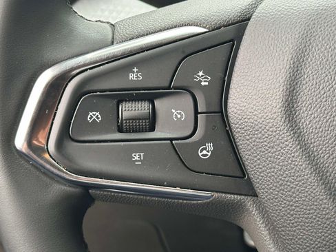 Used 2024 Chevrolet Trax LT w/ Driver Confidence Package FWD image 17
