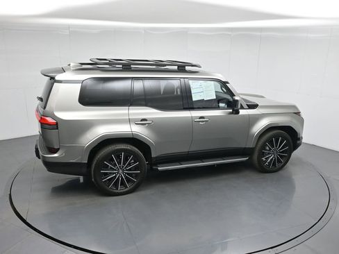 Used 2025 Lexus GX 550 w/ Accessory Package (2T) image 44