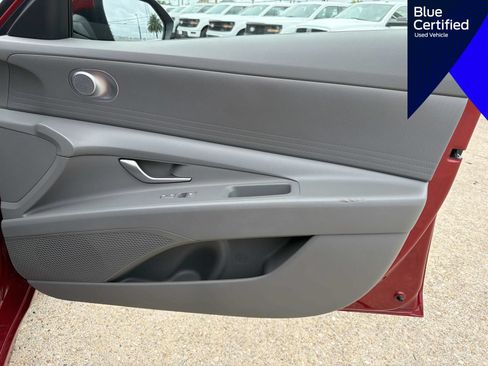 Used 2024 Hyundai Elantra SEL FWD image 19
