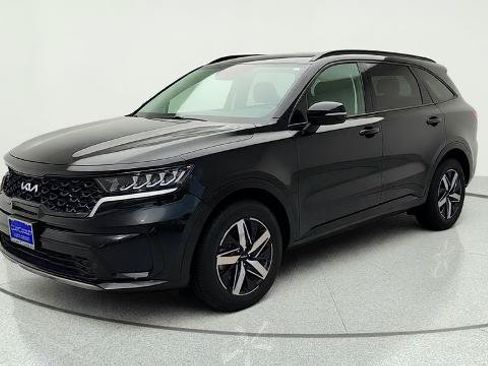 Used 2022 Kia Sorento S FWD image 3