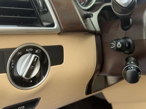 Used 2017 Mercedes-Benz GLS 550 4MATIC image 38