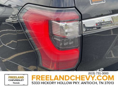 Used 2018 Ford Expedition Limited AWD/4WD image 11
