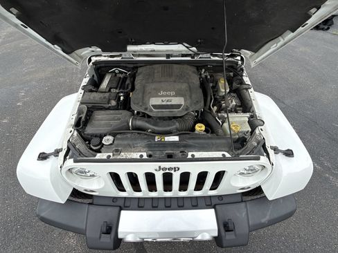 Used 2015 Jeep Wrangler Unlimited Sahara AWD/4WD image 25