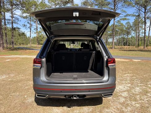 Used 2024 Volkswagen Atlas SE AWD/4WD image 9