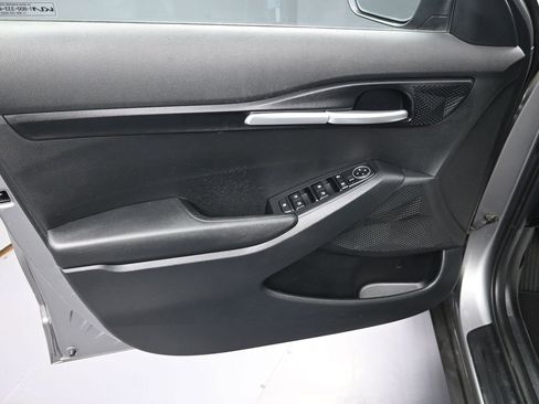 Used 2023 Kia Seltos LX image 10