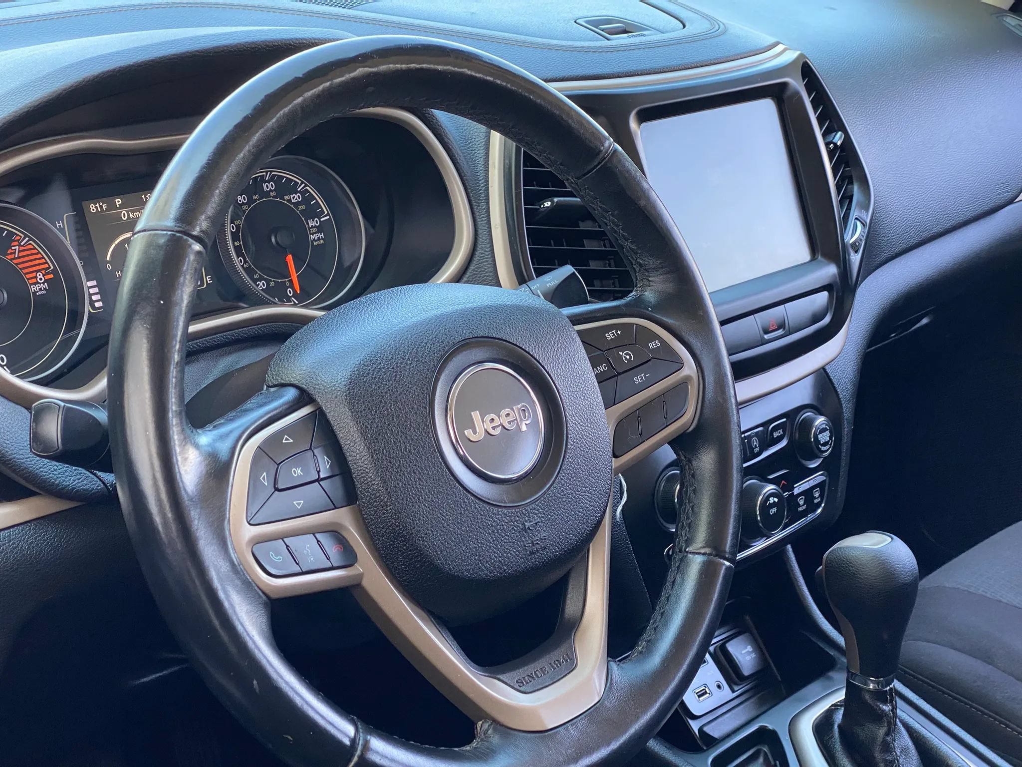 Used 2017 Jeep Cherokee Latitude FWD image 20