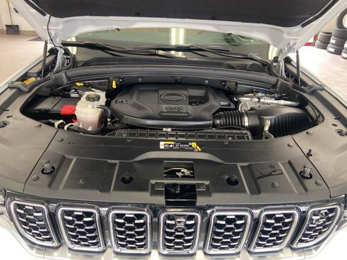 Used 2023 Jeep Grand Cherokee Summit image 27