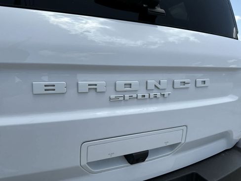 Used 2024 Ford Bronco Sport Outer Banks w/ Tech Package AWD/4WD image 12