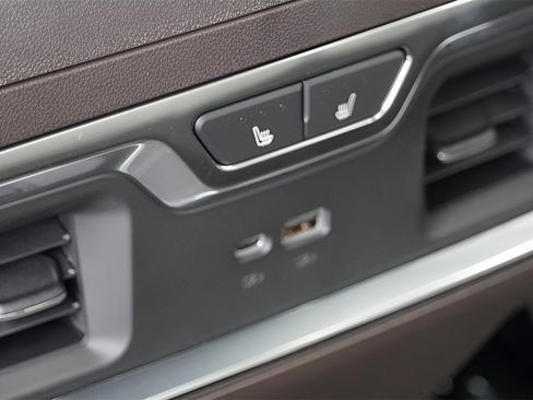 New 2026 GMC Sierra 1500 SLT image 30