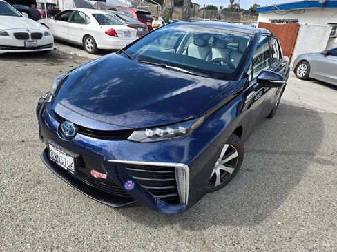 Used 2018 Toyota Mirai FWD image 6