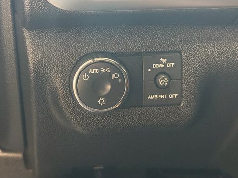 Used 2015 GMC Acadia SLE FWD image 16