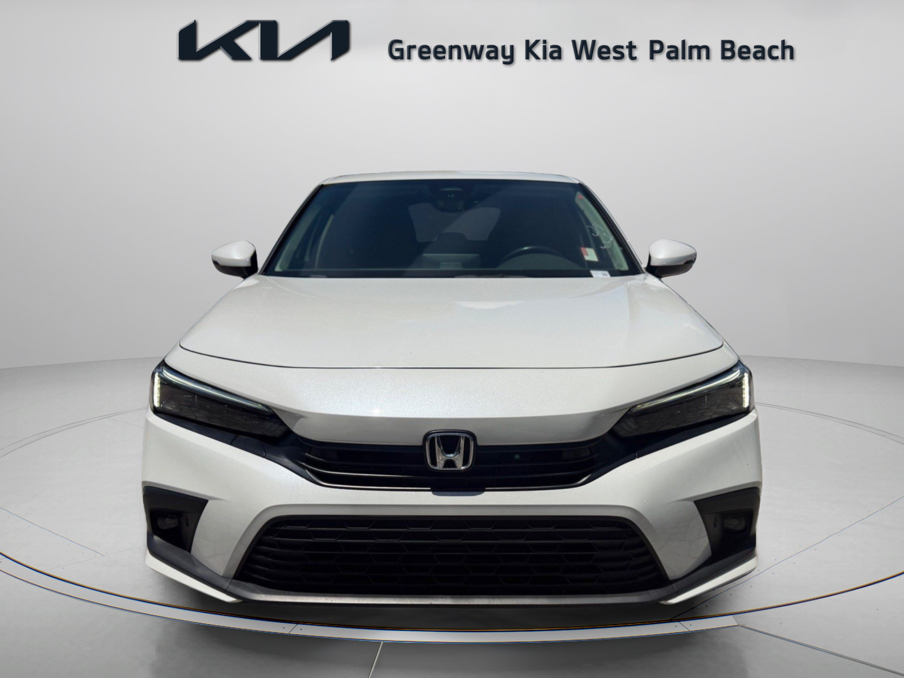 Used 2023 Honda Civic Touring image 2