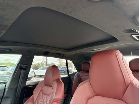 Used 2022 Audi SQ8 Prestige image 24