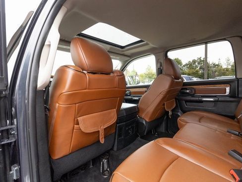 Used 2017 RAM 1500 Laramie Longhorn image 39