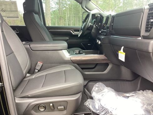 New 2026 GMC Sierra 2500 SLT w/ SLT Premium Package AWD/4WD image 25
