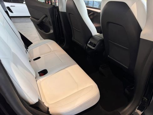 Used 2023 Tesla Model Y Long Range image 15