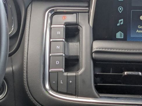 Used 2024 Chevrolet Suburban LT image 22