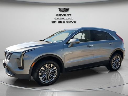 Used 2024 Cadillac XT4 Premium Luxury image 4