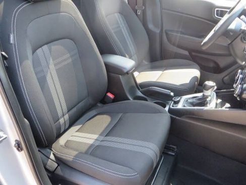 Used 2026 Hyundai Venue SEL FWD image 30