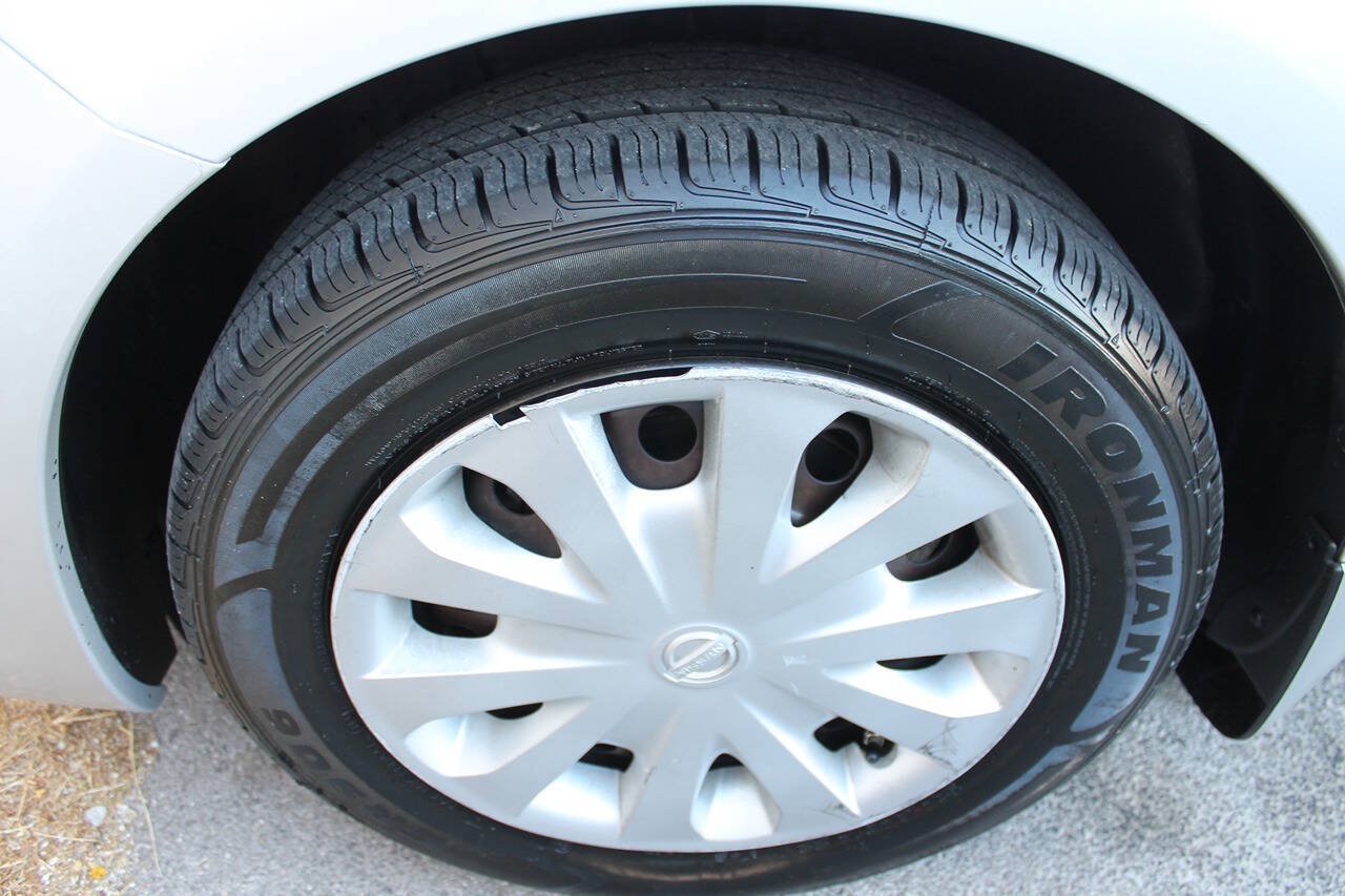 Used 2015 Nissan Versa S Plus FWD image 11