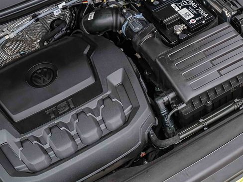 Used 2024 Volkswagen Tiguan SE R-Line image 30