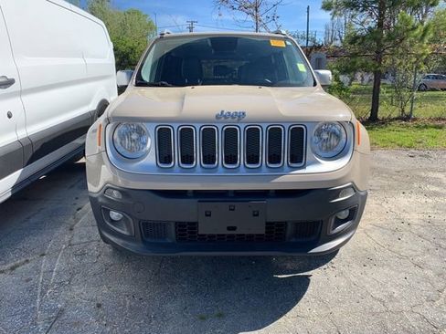 Used 2016 Jeep Renegade Limited image 3