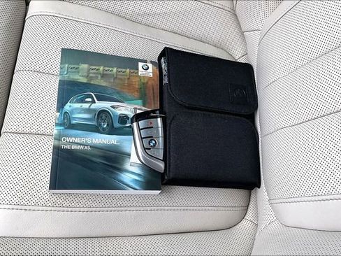 Used 2021 BMW X5 xDrive40i w/ Premium Package image 10