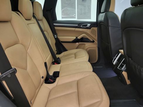 Used 2018 Porsche Cayenne Platinum Edition image 47