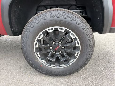 New 2026 GMC Canyon AT4 AWD/4WD image 26