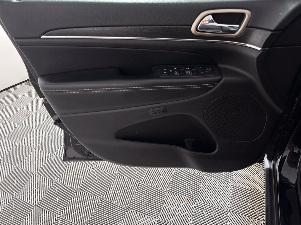 Used 2017 Jeep Grand Cherokee Limited AWD/4WD image 10