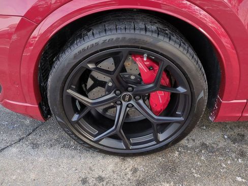 Certified 2025 Audi RS Q8 performance image 27