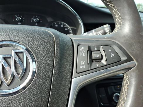 Used 2022 Buick Encore Preferred image 22