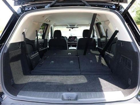 Used 2025 Nissan Pathfinder SV AWD/4WD image 9