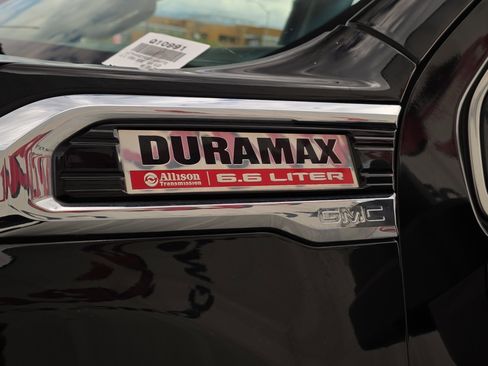 Used 2022 GMC Sierra 2500 Denali image 3