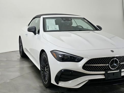 Used 2024 Mercedes-Benz CLE 450 4MATIC Cabriolet image 41