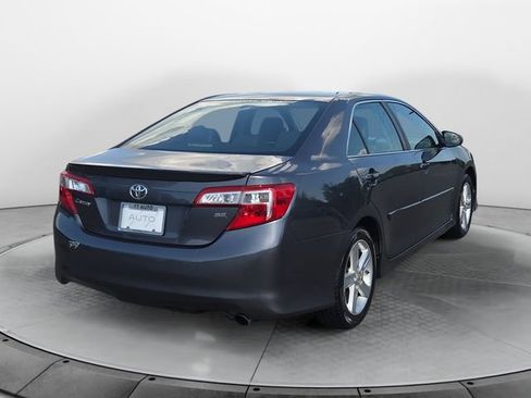 Used 2014 Toyota Camry SE FWD image 5