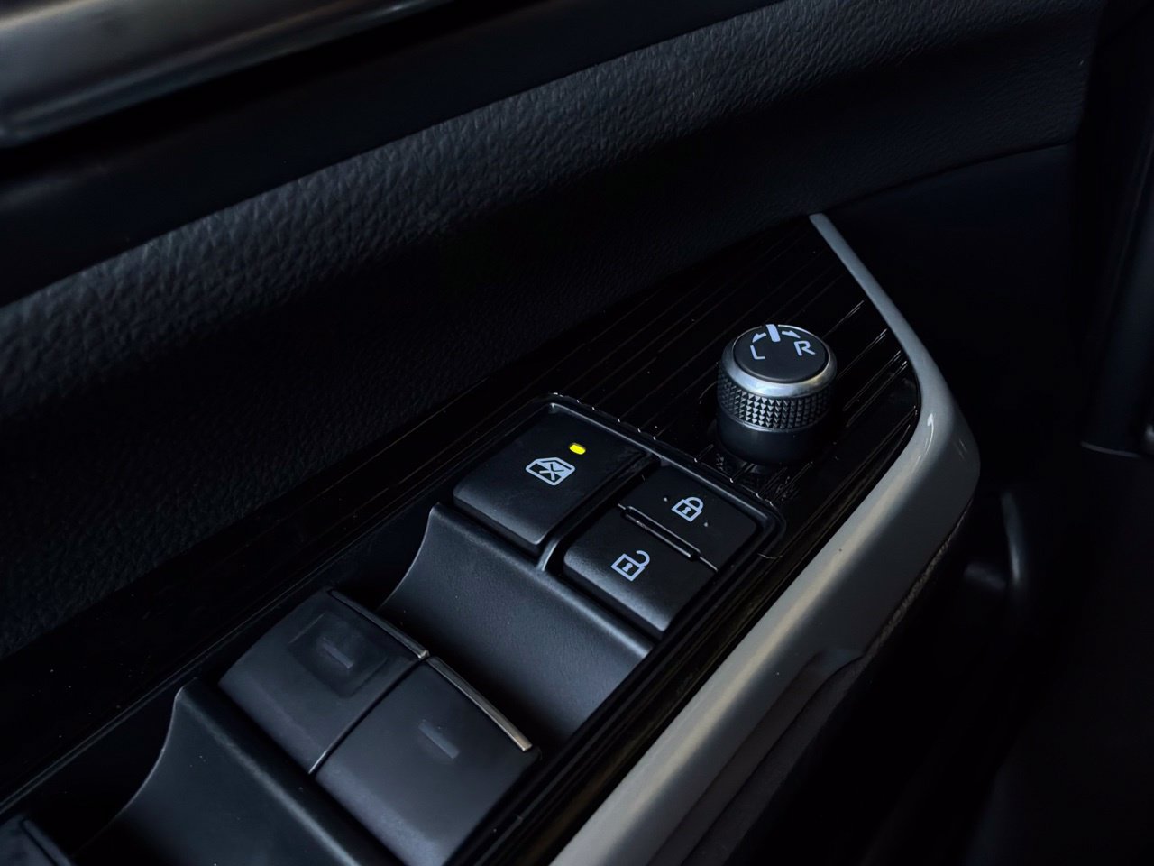 New 2026 Toyota Sienna XLE Woodland Edition AWD/4WD image 27