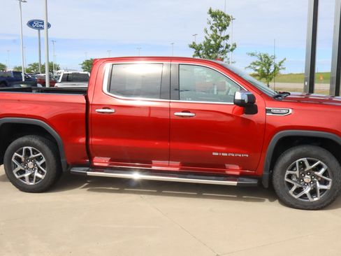 Used 2024 GMC Sierra 1500 SLT w/ SLT Premium Plus Package AWD/4WD image 8