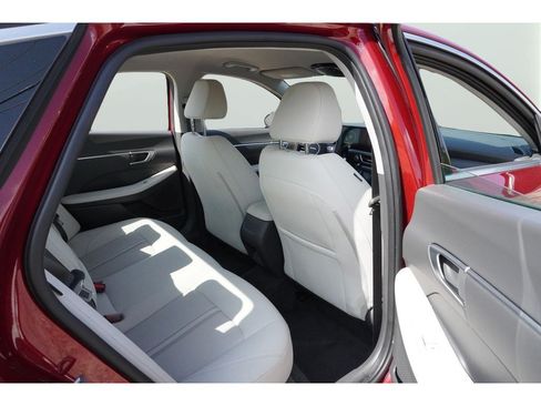 Used 2025 Hyundai Sonata SEL FWD image 28
