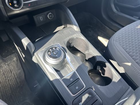 Used 2020 Ford Escape SE image 28