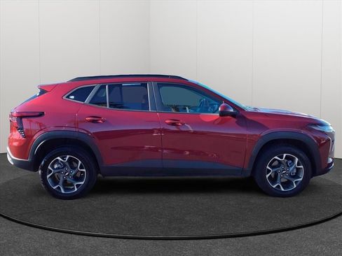 Used 2024 Chevrolet Trax LT image 5