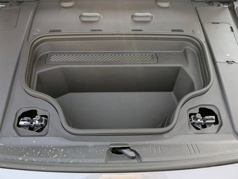 New 2025 Audi A6 e-tron Premium image 12