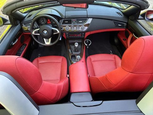Used 2009 BMW Z4 sDrive30i RWD image 25