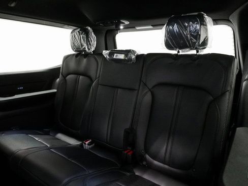 New 2026 Jeep Grand Wagoneer image 16