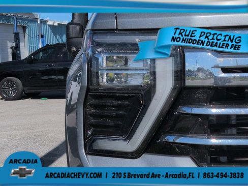 Used 2024 Chevrolet Silverado 2500 LTZ w/ LTZ Premium Package AWD/4WD image 9