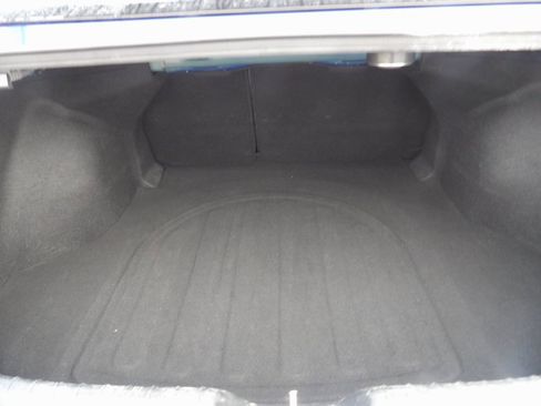 Used 2025 Hyundai Elantra Limited image 8