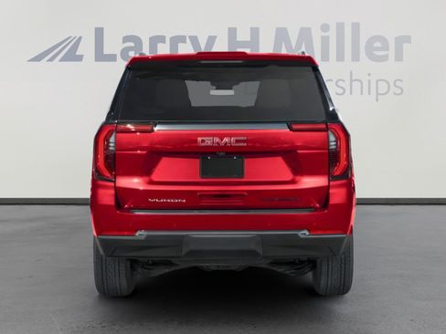 Used 2025 GMC Yukon AT4 Ultimate w/ LPO, Illumination Package image 8