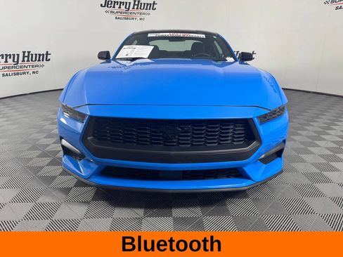 Used 2025 Ford Mustang Coupe RWD image 4