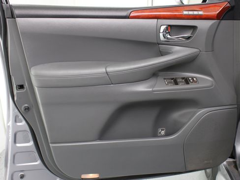 Used 2009 Lexus LX 570 4WD image 36